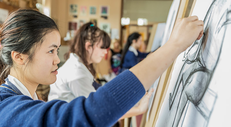Gilroy Catholic College Castle Hill students in art class